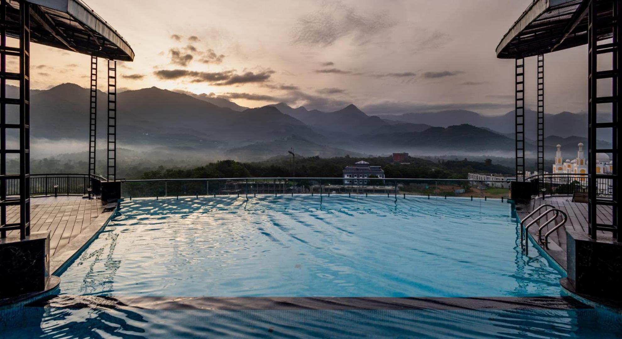 Fezinn Hotel - Best Wayanad Hotel In 2024 Kozsíkóde Kültér fotó